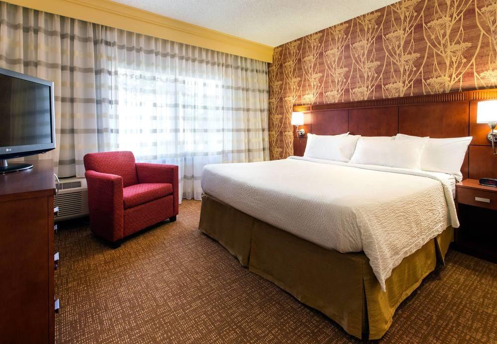 Courtyard By Marriott Phoenix Mesa Exterior photo