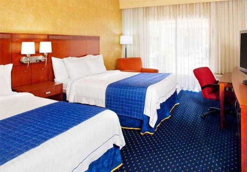 Courtyard By Marriott Phoenix Mesa Room photo