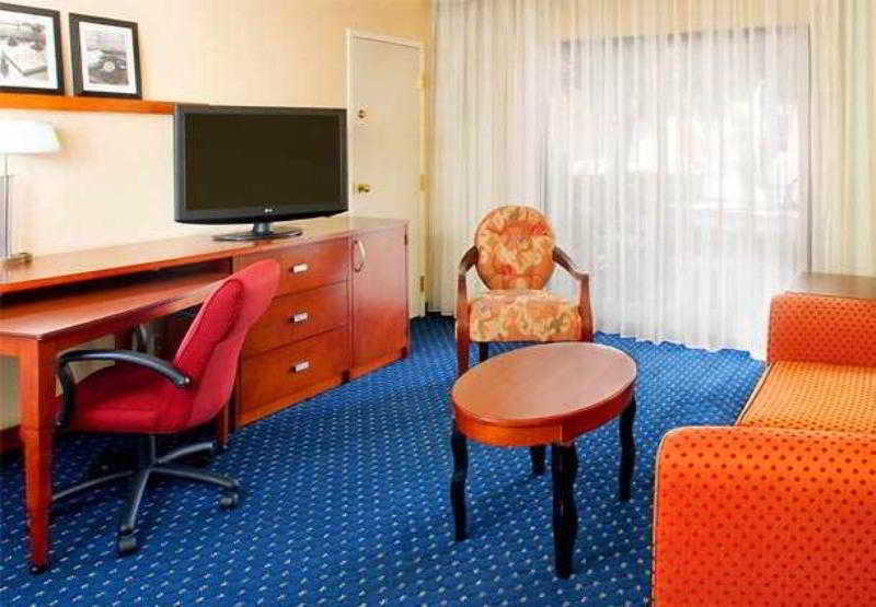 Courtyard By Marriott Phoenix Mesa Room photo