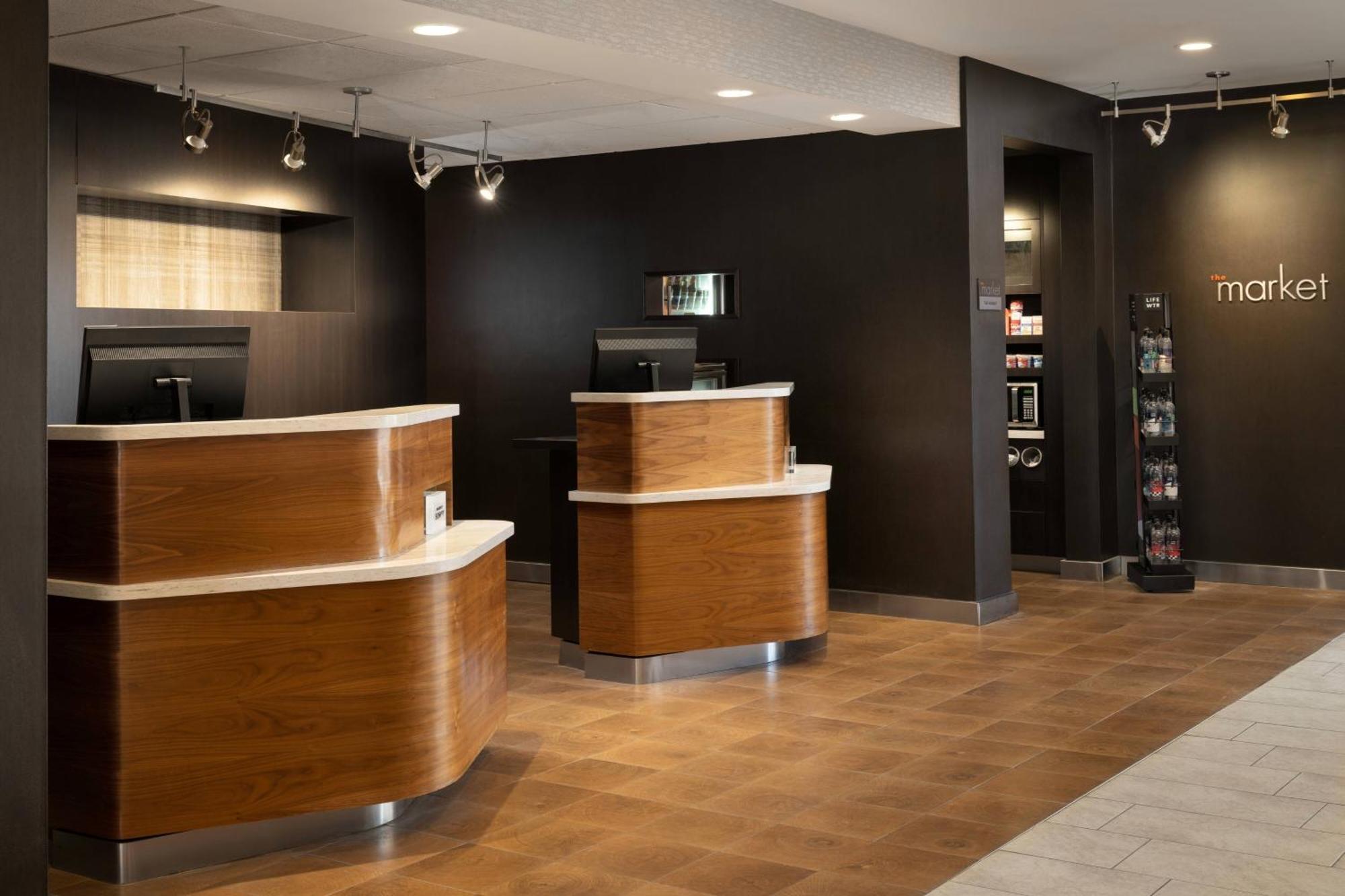 Courtyard By Marriott Phoenix Mesa Exterior photo