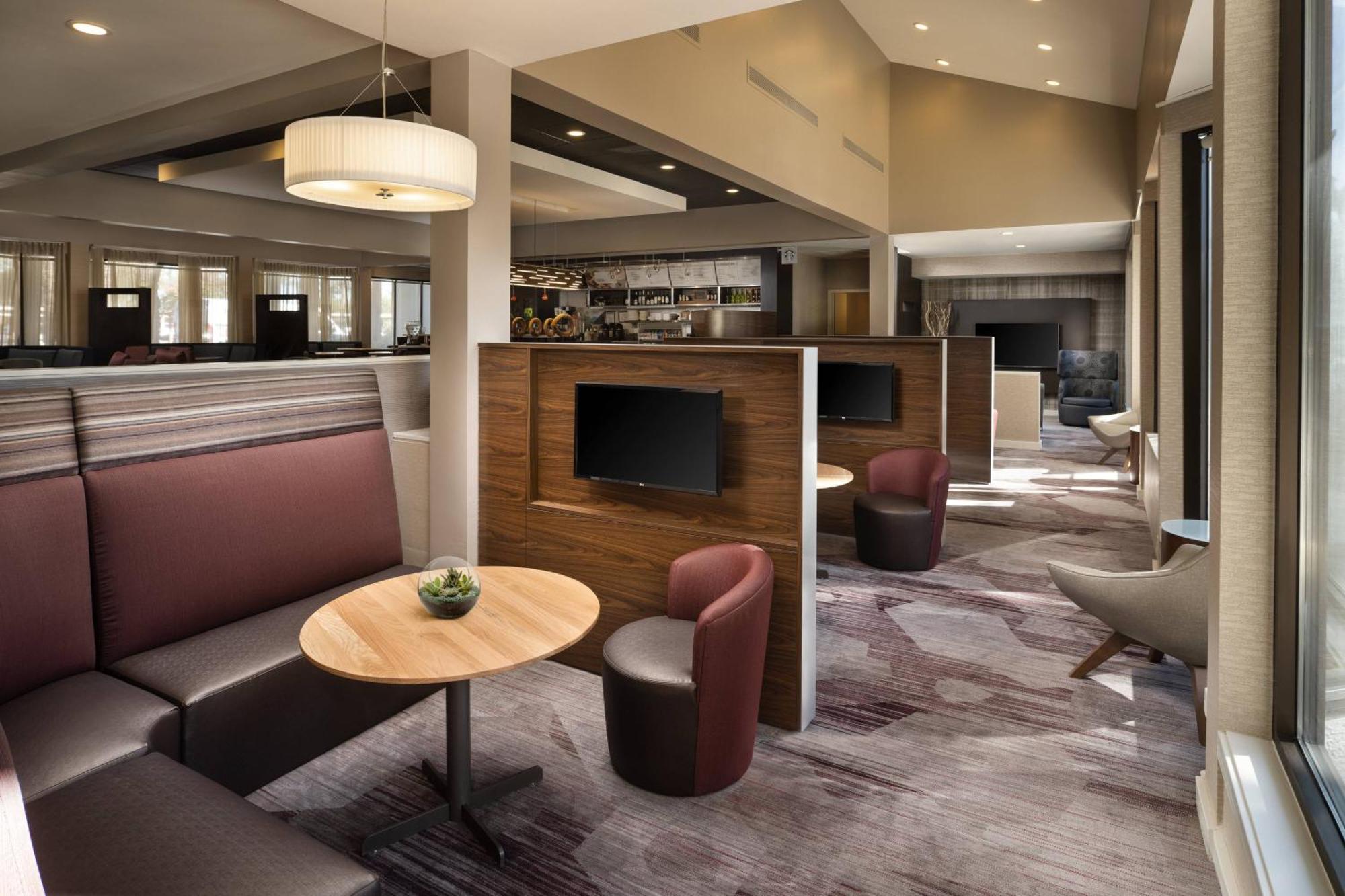 Courtyard By Marriott Phoenix Mesa Exterior photo