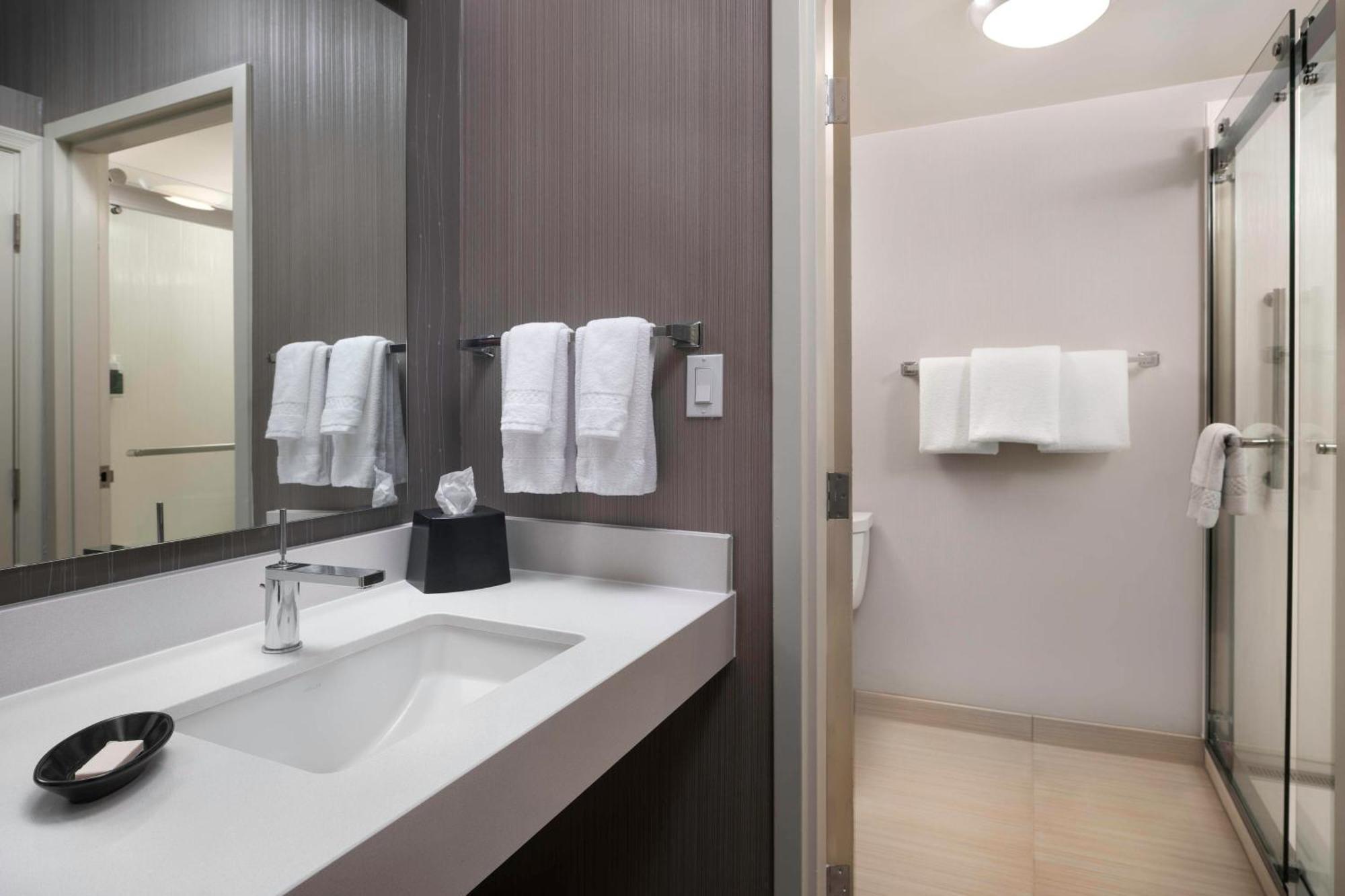 Courtyard By Marriott Phoenix Mesa Exterior photo