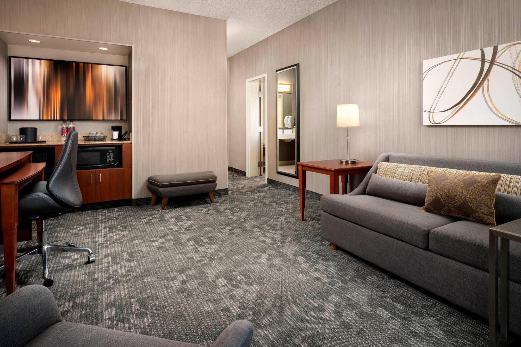 Courtyard By Marriott Phoenix Mesa Exterior photo