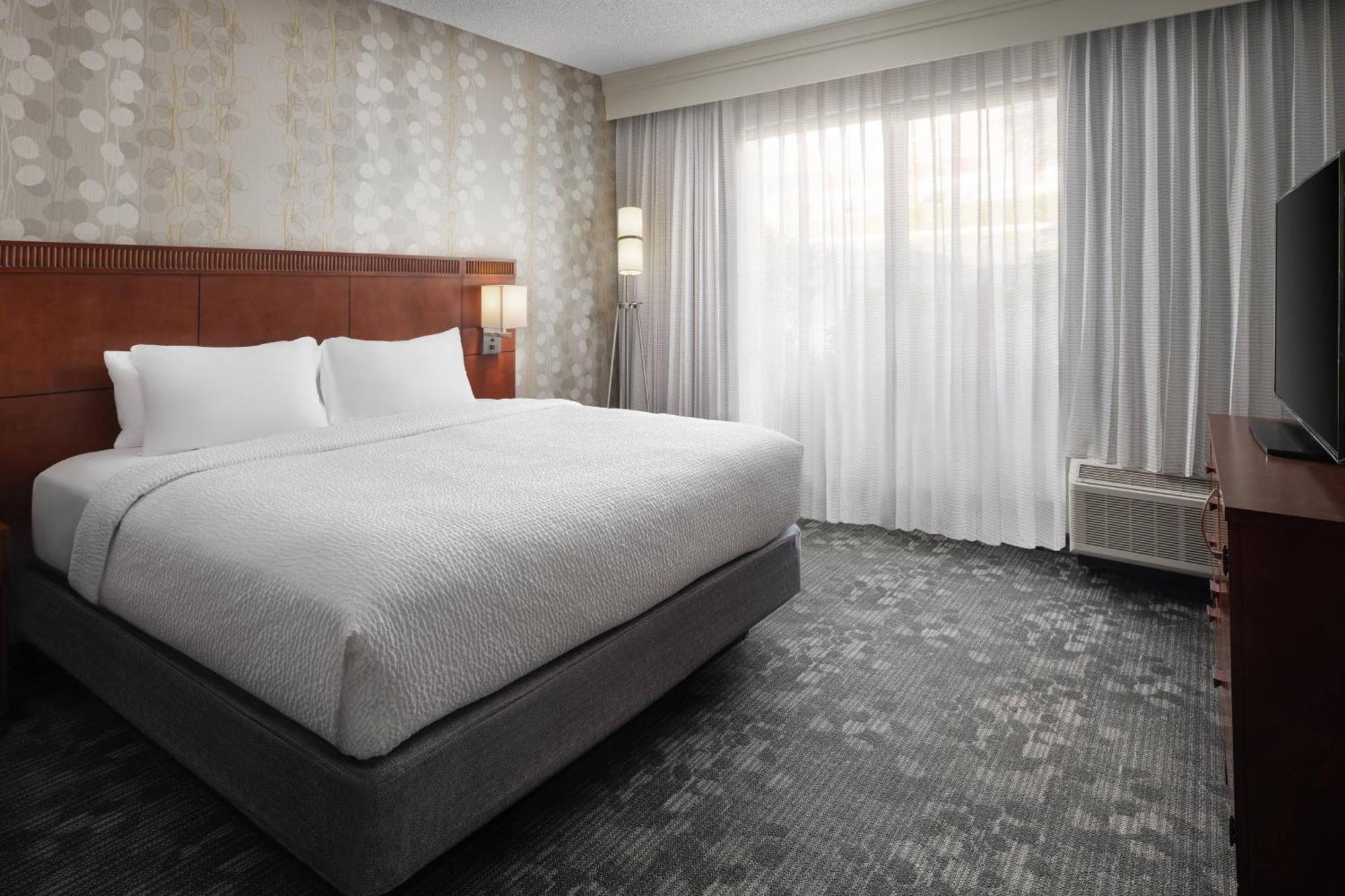 Courtyard By Marriott Phoenix Mesa Exterior photo