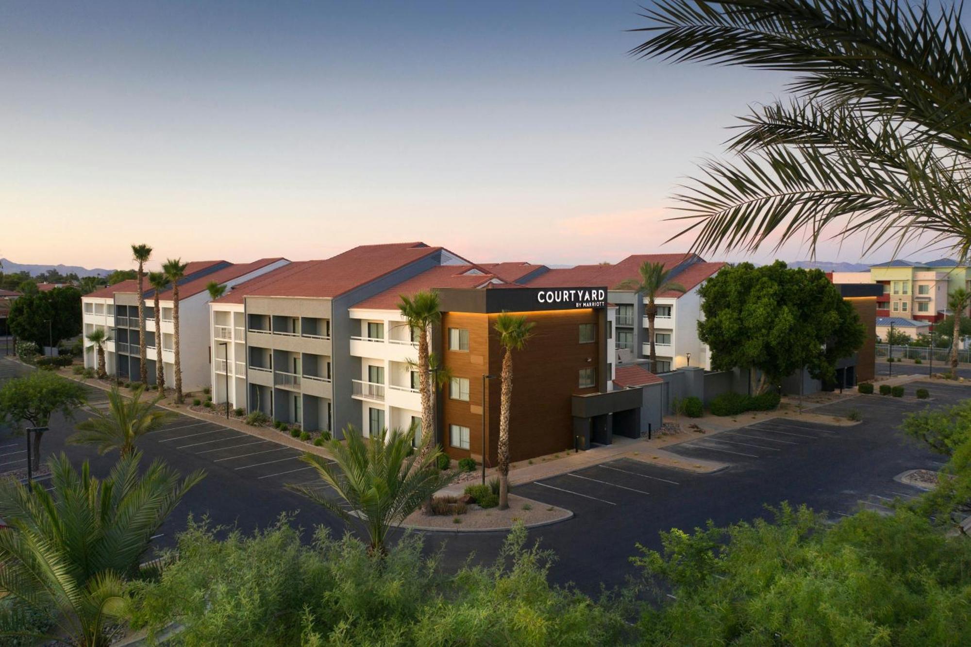 Courtyard By Marriott Phoenix Mesa Exterior photo