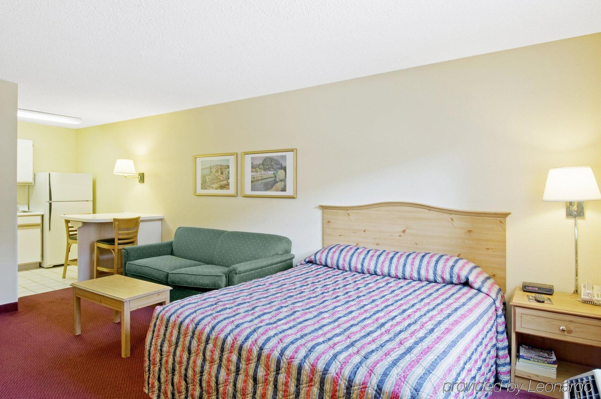 Courtyard By Marriott Phoenix Mesa Exterior photo