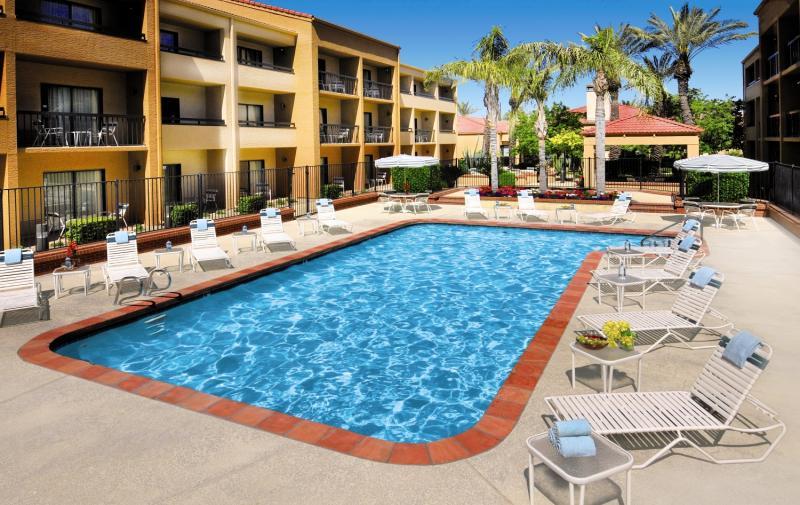 Courtyard By Marriott Phoenix Mesa Exterior photo