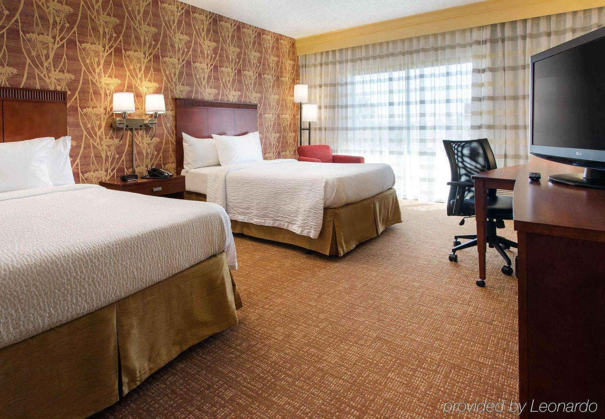 Courtyard By Marriott Phoenix Mesa Exterior photo