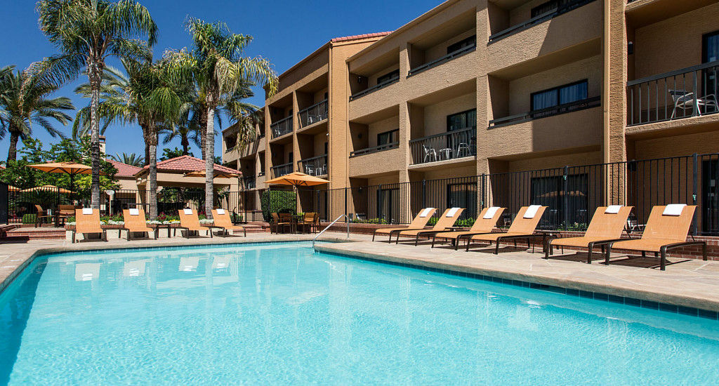 Courtyard By Marriott Phoenix Mesa Exterior photo